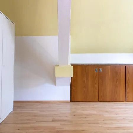 Naehe Mainz In Ehemaligem Weingut Mit 6 Schlafzimmer * Wörrstadt