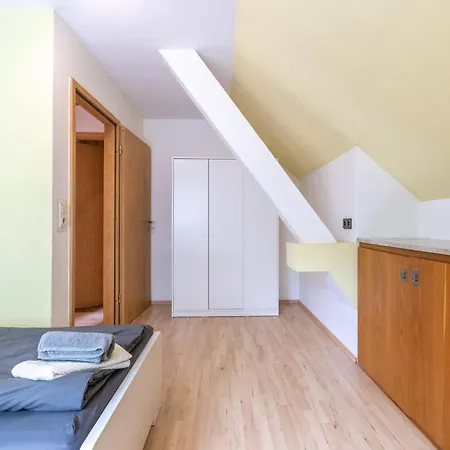 Naehe Mainz In Ehemaligem Weingut Mit 6 Schlafzimmer * Wörrstadt