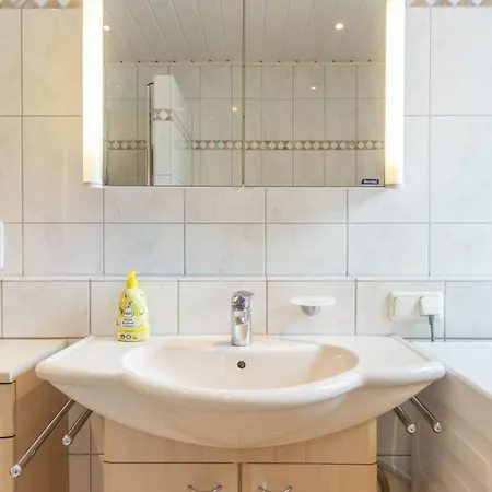 Naehe Mainz In Ehemaligem Weingut Mit 6 Schlafzimmer * Wörrstadt