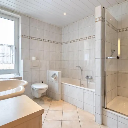 Διαμέρισμα Naehe Mainz In Ehemaligem Weingut Mit 6 Schlafzimmer