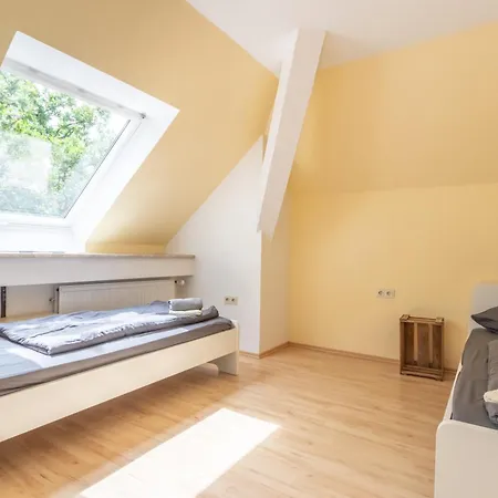 Naehe Mainz In Ehemaligem Weingut Mit 6 Schlafzimmer Διαμέρισμα